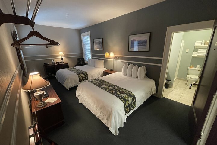 Room 12 of 32