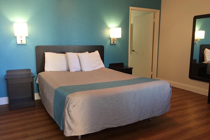 Room 15 of 52