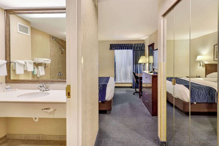 Room 51 of 83