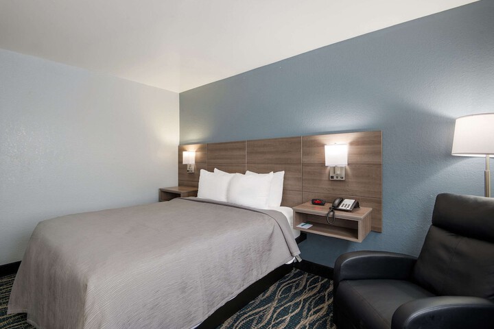Room 32 of 50