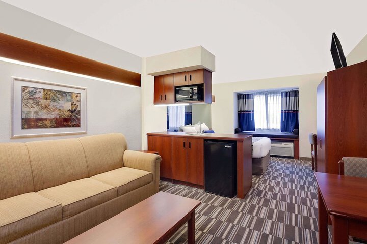 Room 12 of 16