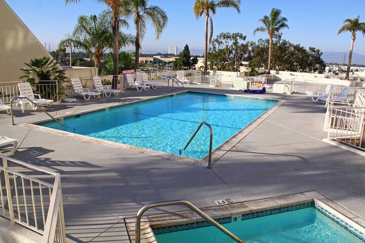 Pool 7 of 84