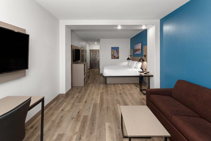 La Quinta Inn & Suites by Wyndham Kyle - Austin South