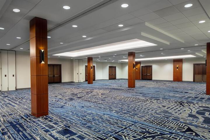 DoubleTree by Hilton Hotel & Suites Pittsburgh Downtown