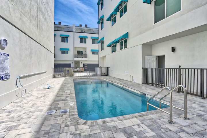Azul Townhomes A4 - Sunset
