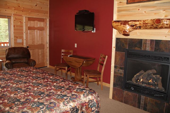Room 8 of 18