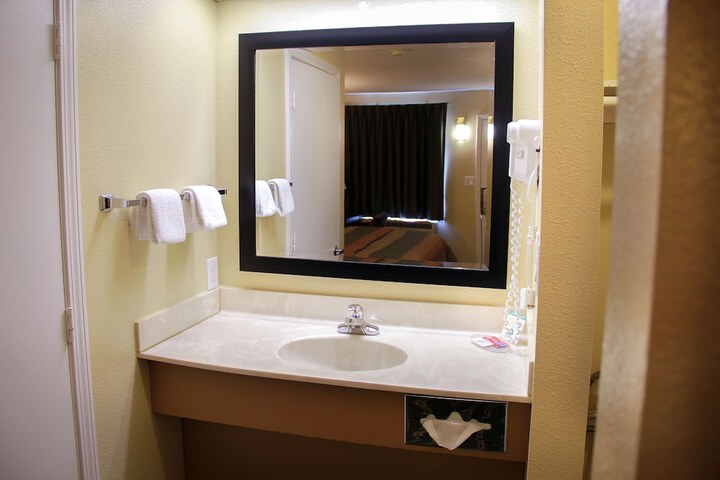 Room 14 of 79