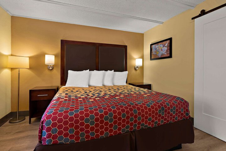 Room 16 of 50