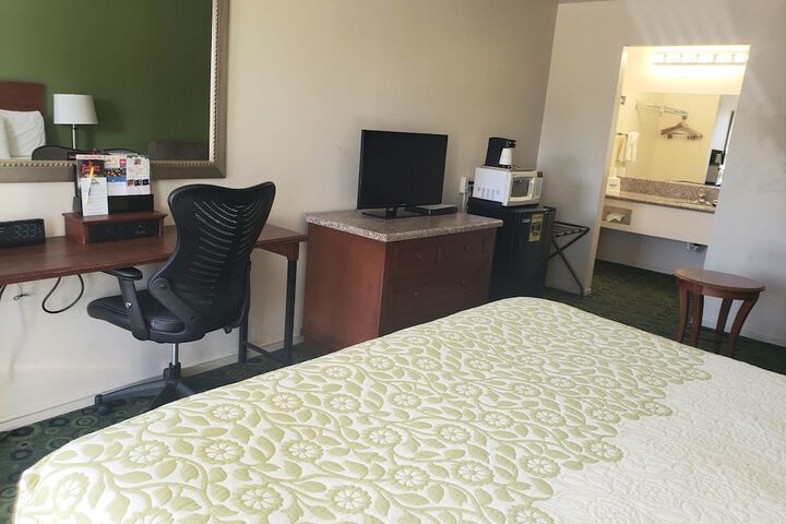 Days Inn by Wyndham Westley