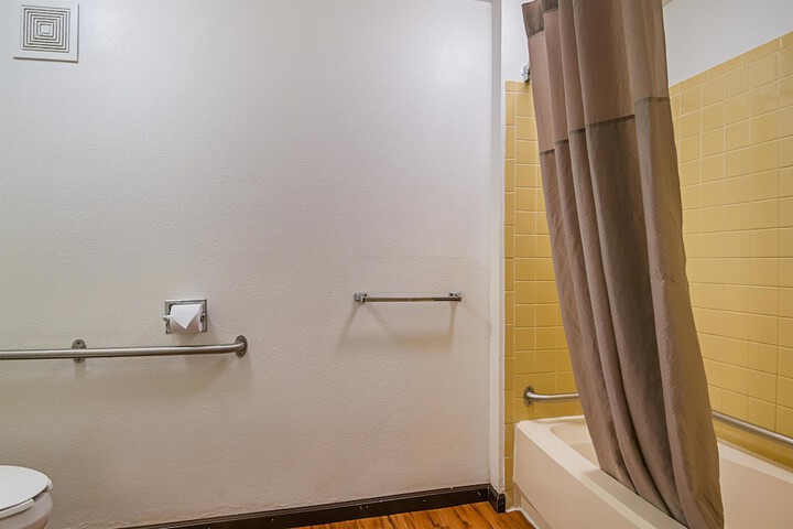 Room 41 of 47