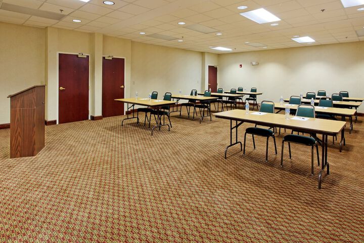 Holiday Inn Express Hotel & Suites Sylacauga by IHG