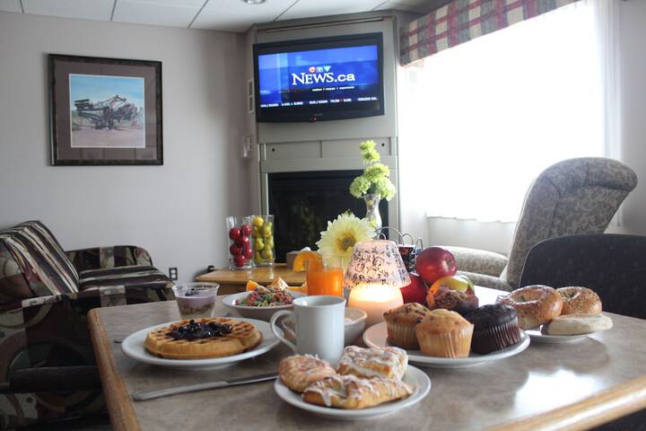 Breakfast/Coffee Service 34 of 44