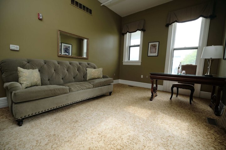 Room 40 of 185
