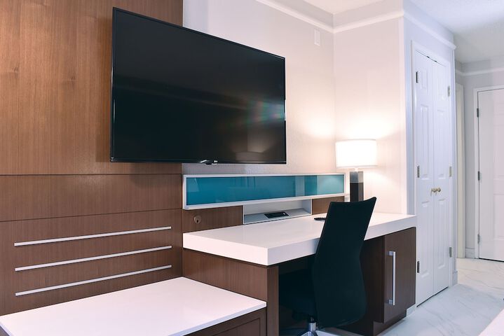 Room 18 of 28
