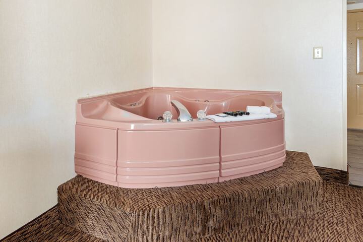 Hot Tub 58 of 62