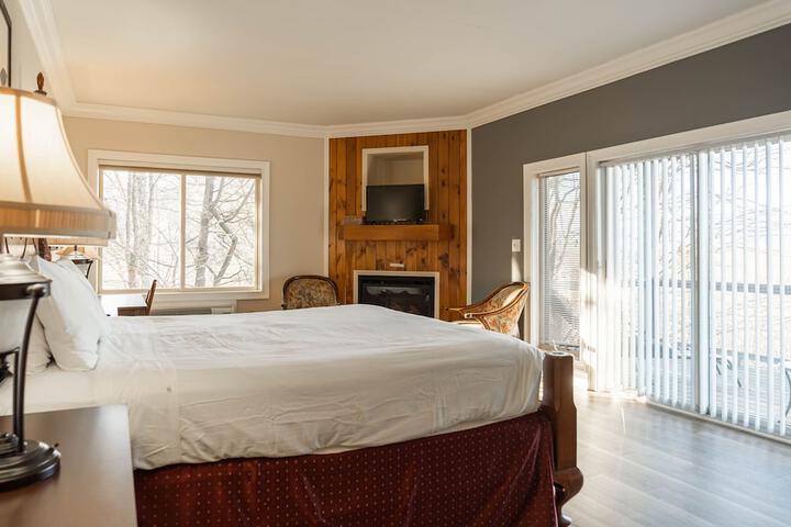 Room 45 of 77
