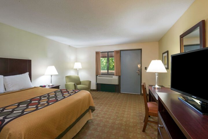 Room 7 of 23