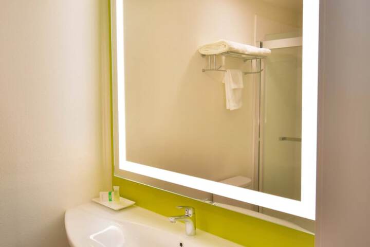 Room 10 of 22