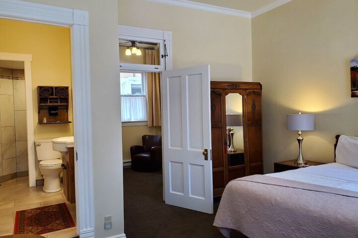 Room 83 of 126