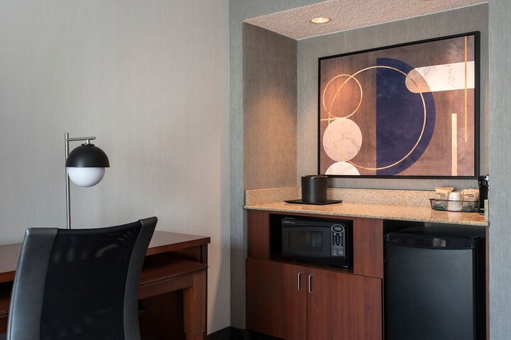 Room 14 of 38