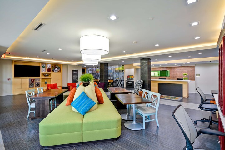 Hotel Interior 10 of 28