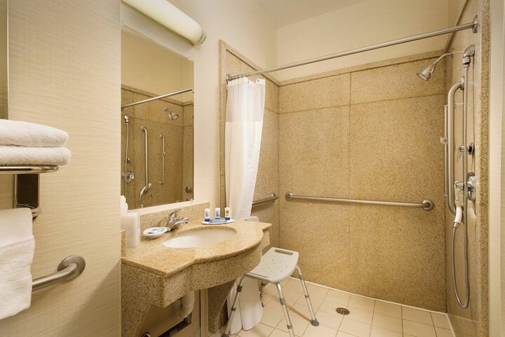 Fairfield Inn & Suites by Marriott Marshall