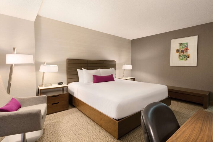 Room 32 of 50