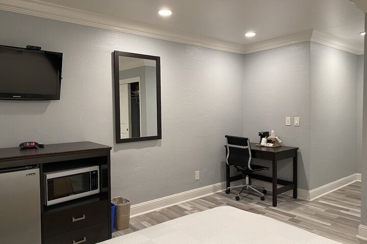 Room 71 of 152