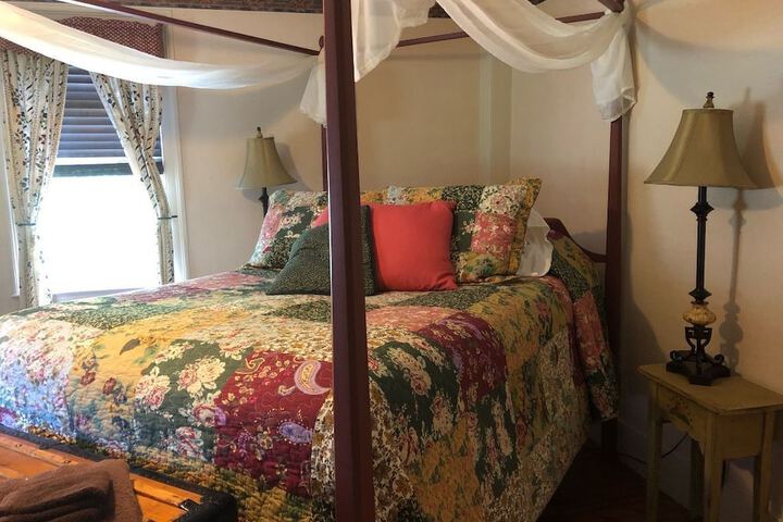 Room 28 of 52