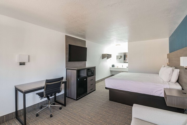 Room 11 of 35
