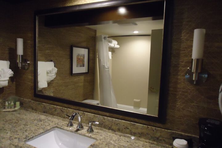 Room 33 of 53