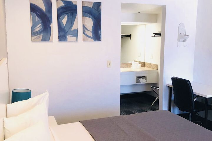 Room 15 of 23