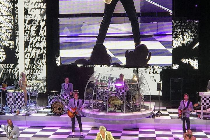 Entertainment 74 of 94