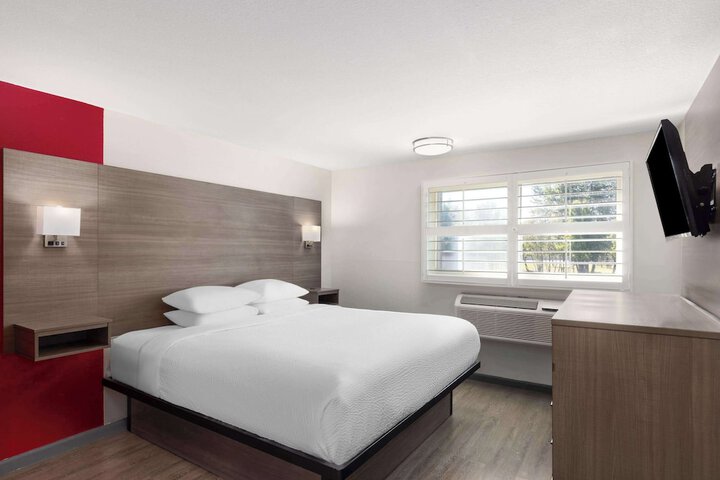 Room 30 of 41