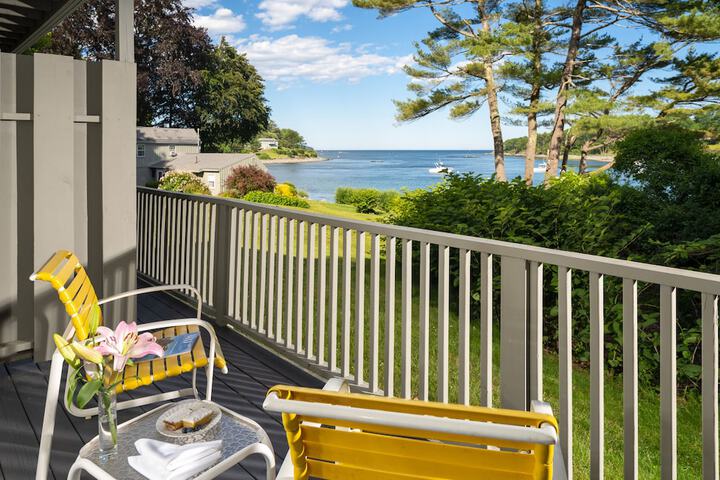 Dockside Guest Quarters & Restaurant