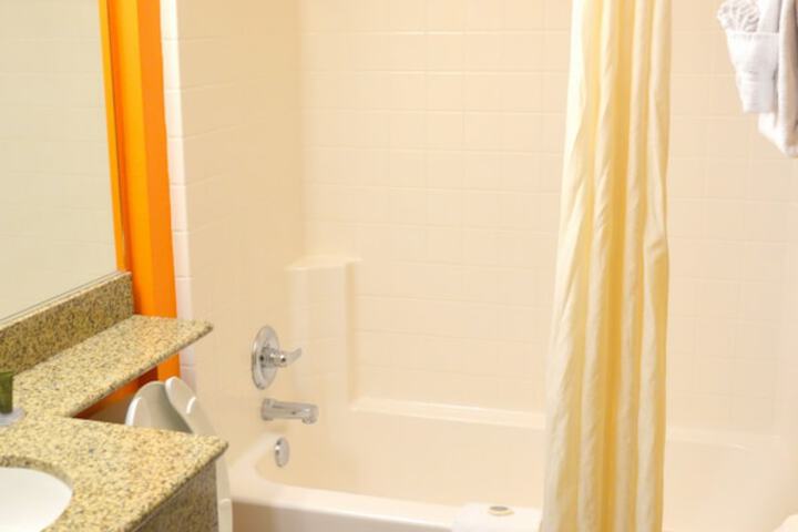 Microtel Inn and Suites by Wyndham Rawlins