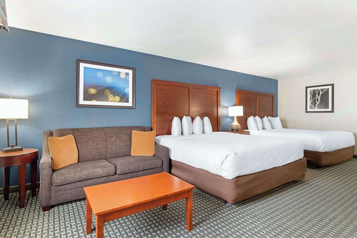 Room 22 of 38