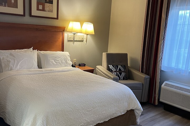 Room 42 of 60