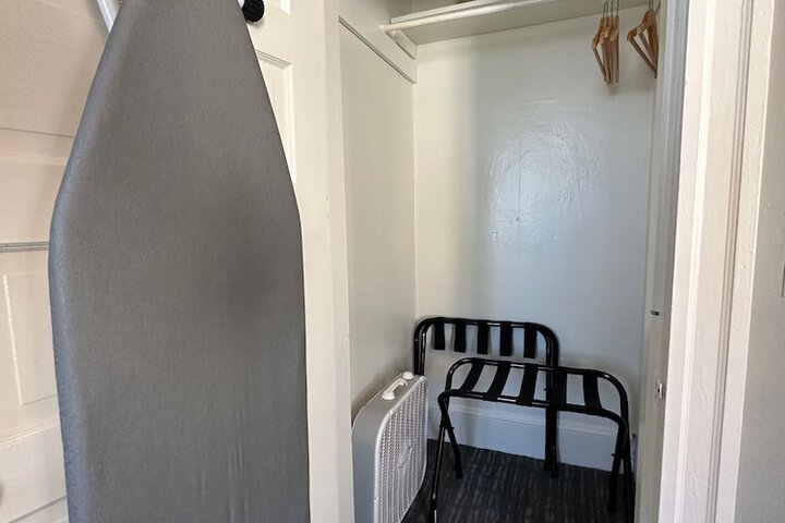 Room 102 of 167