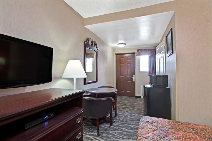Room 12 of 14