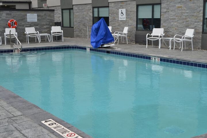 Pool 10 of 42