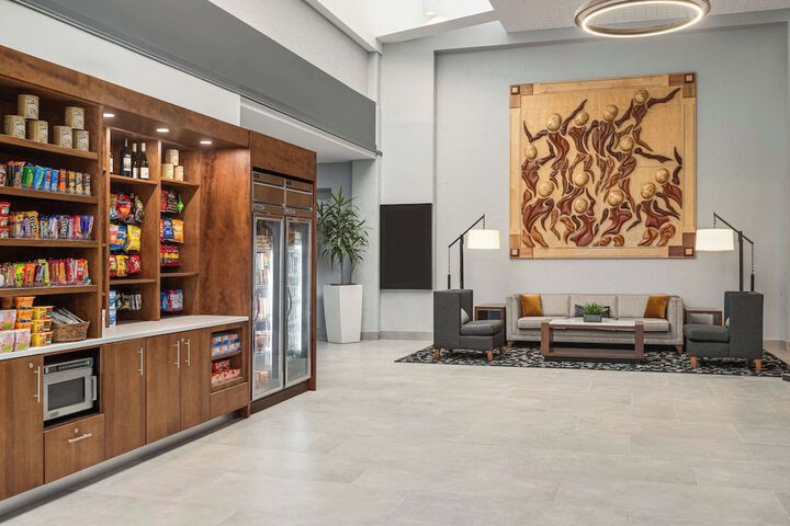 Doubletree by Hilton Fort Myers at Bell Tower Shops