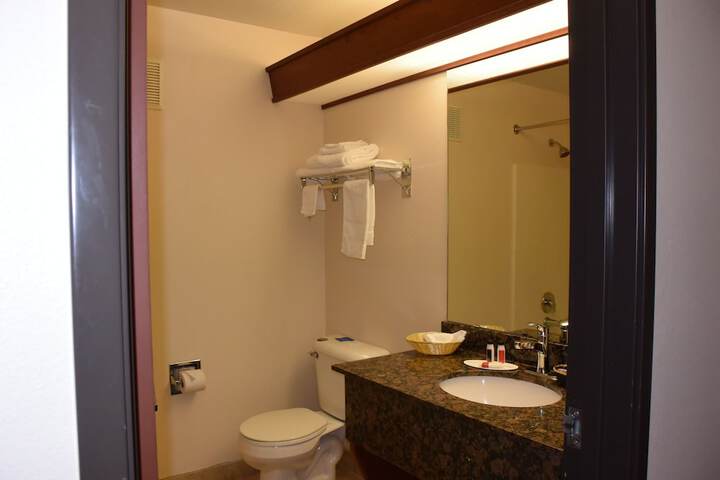 Travelodge Suites by Wyndham Newberg