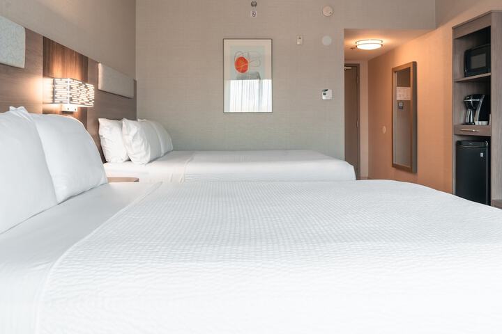 Room 48 of 82