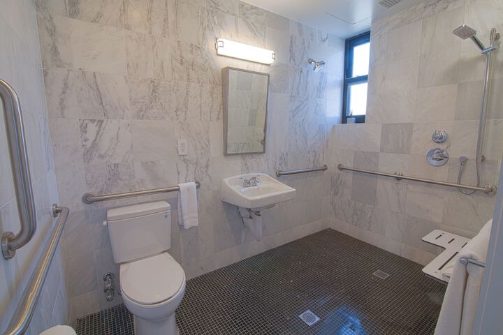 Room 85 of 104