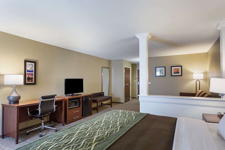 Room 32 of 50