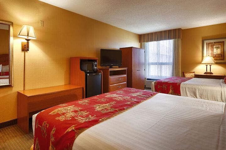 Room 8 of 15