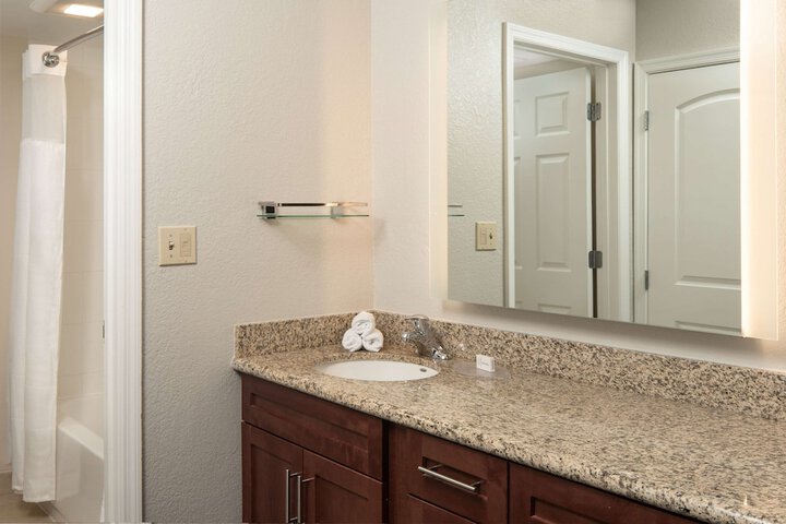 Room 15 of 25