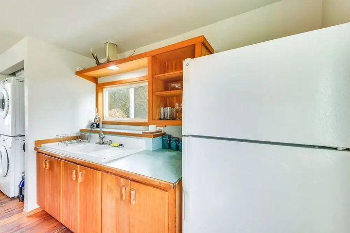 Clark Fork Vacation Home w / Wood Stove Near Lake!