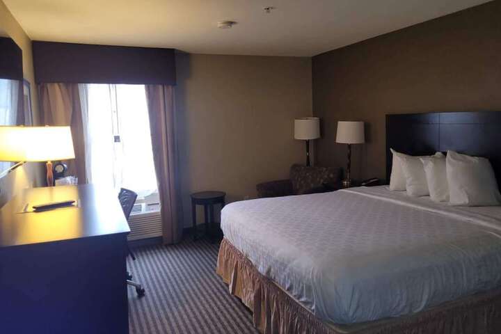 Room 12 of 32